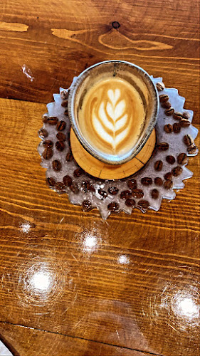 مقهى ومحمصة مختصة | RED EYE COFFEE ROASTERS - الضيافة