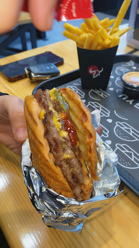 Opinii despre Rosalia Burger B4 روزاليا برجر în الرياض - الضيافة