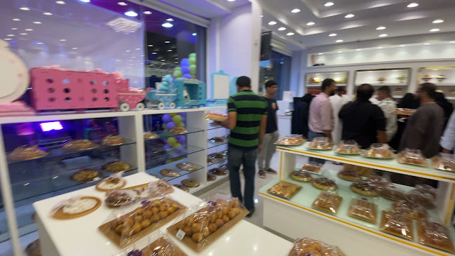 Opinii despre SHEERALATEEN شيرة لتين حلويات معجنات شوكولاته în رابغ - الضيافة