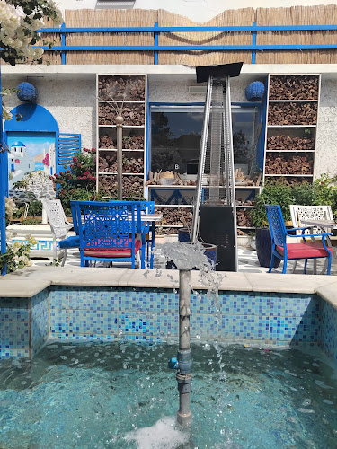 فيرا بيسترو Fira Bistro - الضيافة