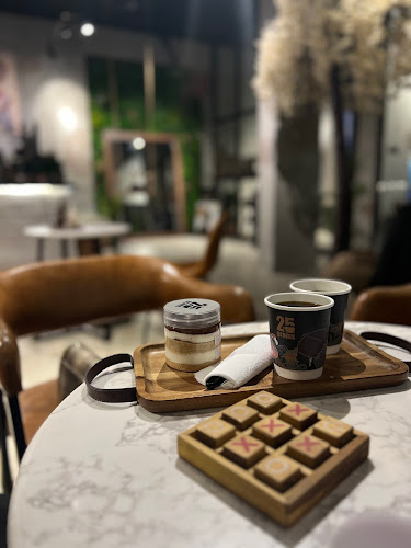 Opinii despre مقهى خمسة وعشرين جرام în تبوك - الضيافة