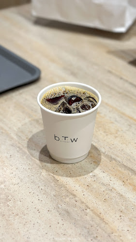 By The Way (BTW) - الضيافة