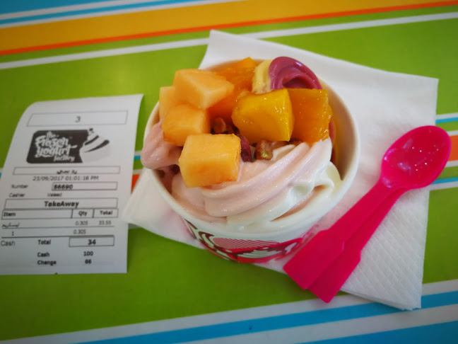 ذي فروزن يوغرت فاكتوري - الضيافة