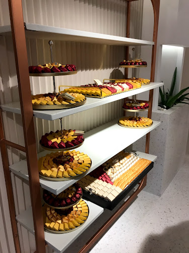 Opinii despre أنوش للحلويات în الدمام - الضيافة