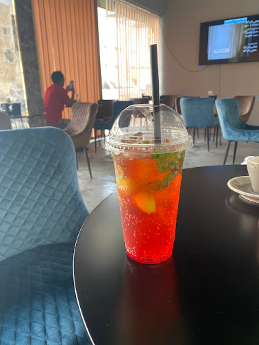 مقهى ومحمصة خطوط القهوة