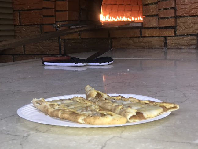 نقطة فطائر بيتزا - الضيافة