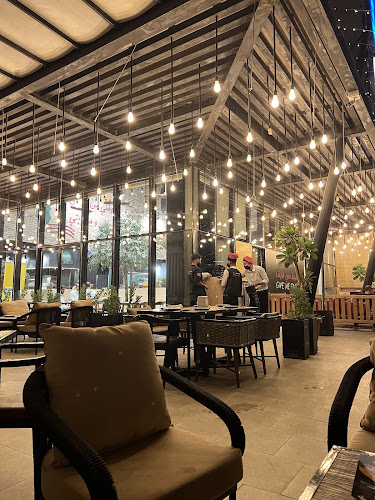 قيف مي فايف - الضيافة