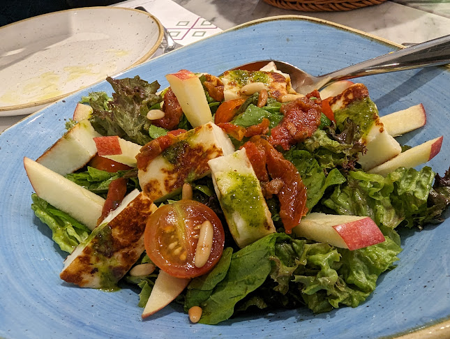 برج الحمام بيسترو - الضيافة