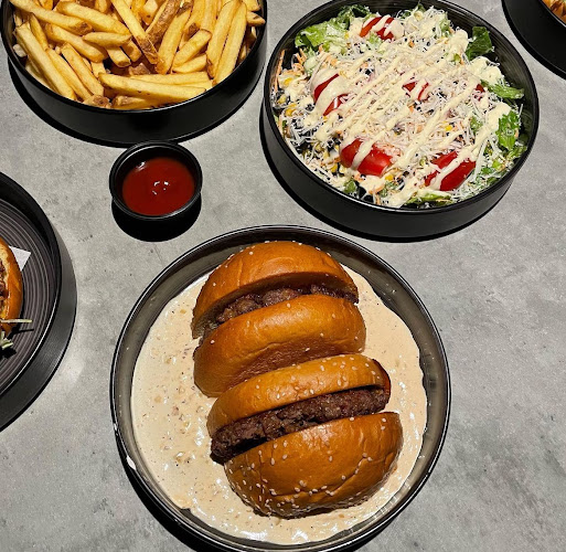 3385 طريق الملك فهد، المنسك، أبها 62523 9902،