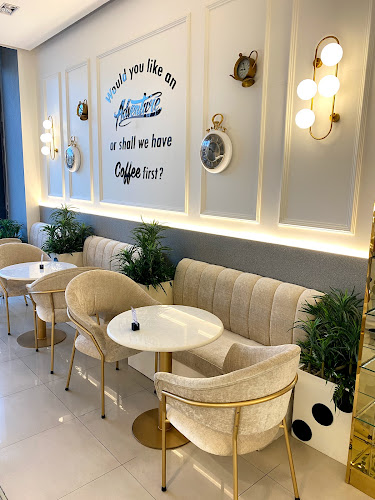 مقهى الساعة العاشرة-قهوة مختصة