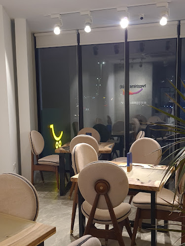 Comentarii opinii despre Happiness Lab