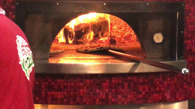 ليتس بيتزا - الضيافة