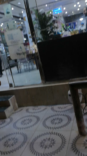 طريق عمر بن عبد العزيز الفرعي، الزهراء، الرياض 12812