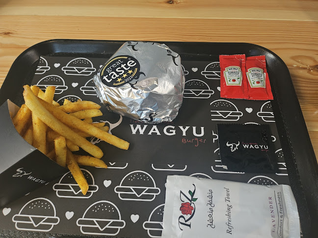 Opinii despre روزاليا واقيو برجر Rosalia wagyu Burger B2 în الرياض - الضيافة