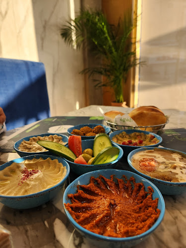 مطعم زيتون و تين - المدينة المنورة