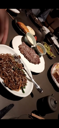 مطعم سوموسان - الضيافة