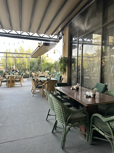 مقهى شرفة الزهور - الضيافة