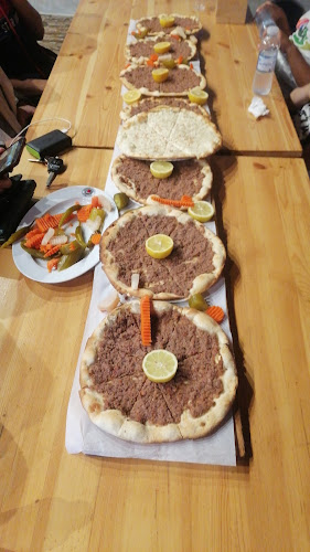 مطعم الضيعة اللبنانية