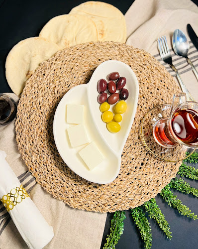 مطعم ولاونج شناشيل - جدة