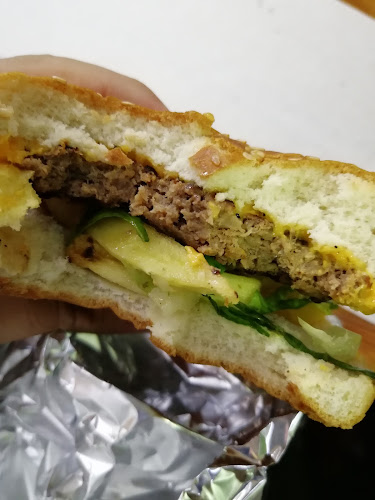 برجر المشوي علی الفحم. - الضيافة