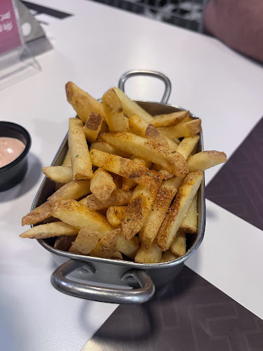 Comentarii opinii despre مطعم وقود الشاطئ "فيول"