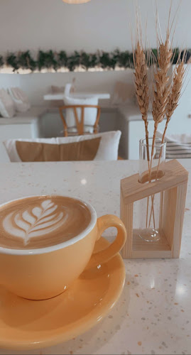 PLUME CAFE بلوم كافيه - الضيافة