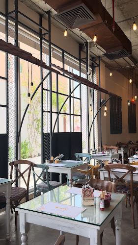 طريق الملك عبدالعزيز الفرعي، الياسمين، الرياض 13326