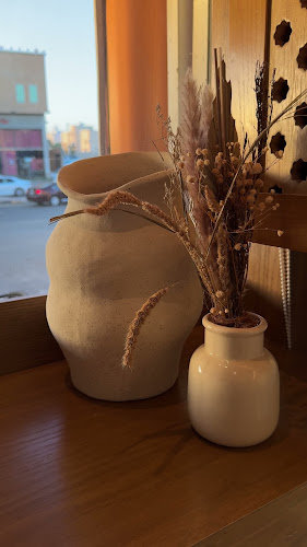 Opinii despre PLUME CAFE بلوم كافيه în ينبع - الضيافة