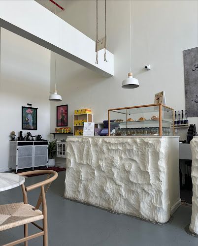 BREWS coffee and brunch - الضيافة