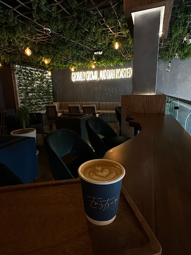 Opinii despre محمصة ومقهى الجانب الشرقي în المدينة المنورة - الضيافة