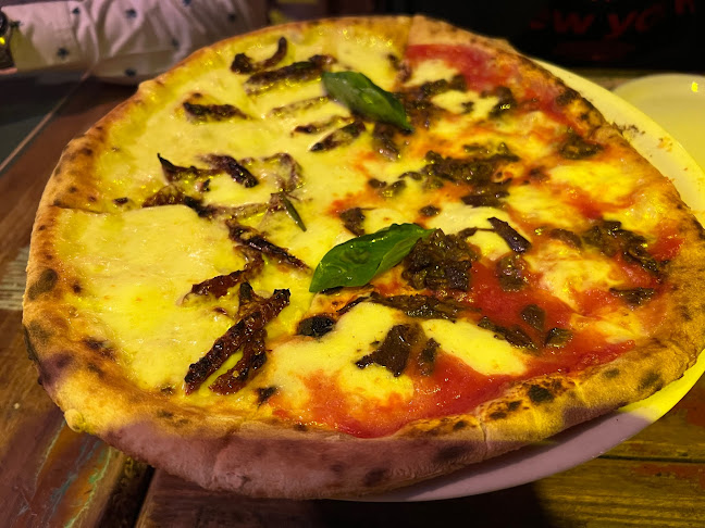 لاروستيكا بيتزارايا - الضيافة