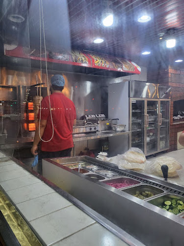 مطعم معجنات و شاورما الفران الشامي - الدمام