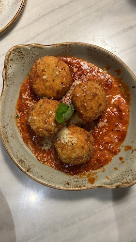 Etoile Center Next to Stars, Avenue Mall, طريق الملك عبدالعزيز، الزهراء، جدة 23424