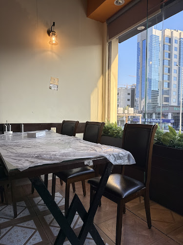 سلسلة مطاعم الريف التهامي فرع التحلية - جدة