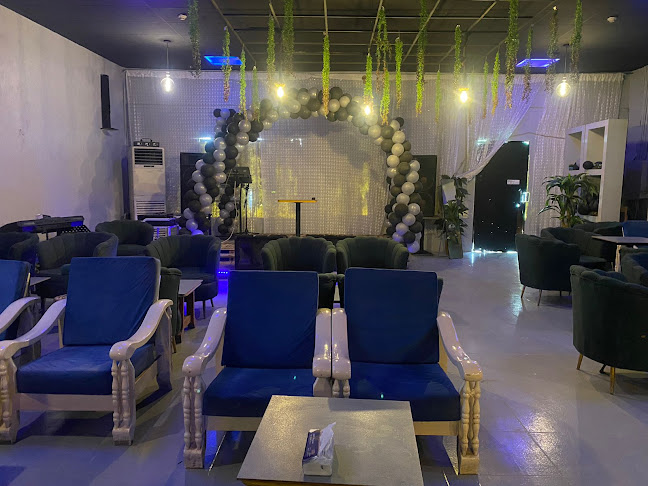 مقهى الغروب الأخير - الضيافة