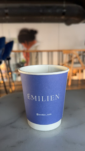 إميلين - الضيافة