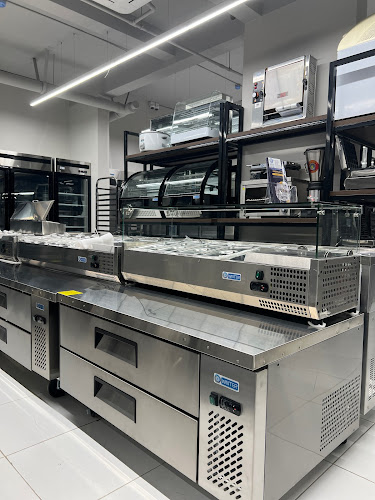 شركة قصر الرياض التجارية لمعدات المطاعم والمقاهي والمطابخ المركزية - الرياض