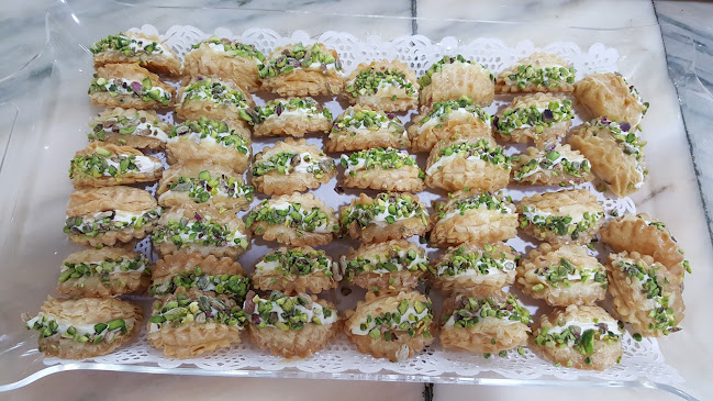 حلويات ومعجنات اكليل الجبل