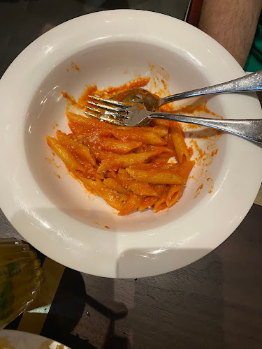 Opinii despre كريزي بيتزا în الرياض - الضيافة