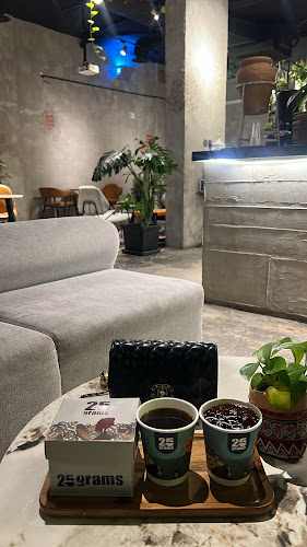 Opinii despre مقهى خمسة وعشرين جرام în تبوك - الضيافة