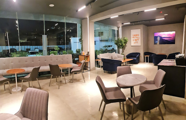 Opinii despre ايتوال كافيه etoile cafe în الطائف - الضيافة