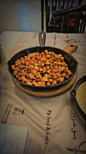 مطعم موج وبحر للمأكولات البحرية