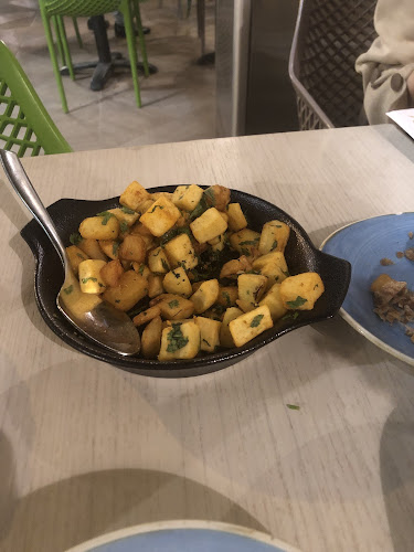 برج الحمام بيسترو - الضيافة