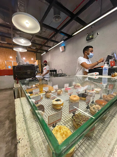 Dots دوتس للدونات والقهوة المختصة - جدة