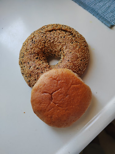 Comentarii opinii despre مخابز وحلواني شقرون