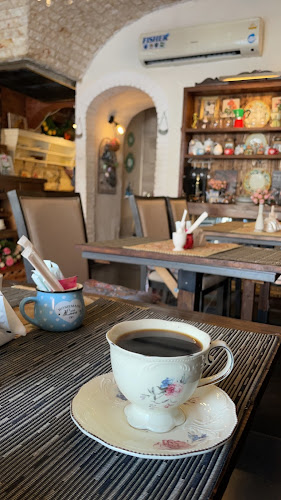 Comentarii opinii despre LaFamiglia Bistro Cafe لافاميليا بيسترو كافيه