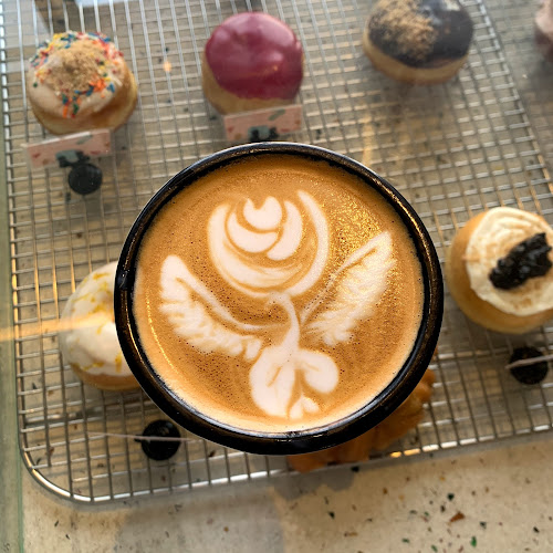 Dots دوتس للدونات والقهوة المختصة