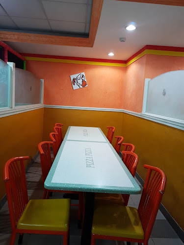 ليتل سيزرز بيتزا! - الضيافة