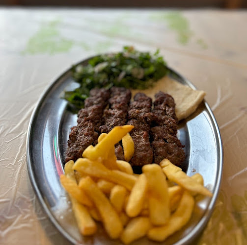 Opinii despre مطعم كباب بوتمبه în الهفوف‎ - الضيافة