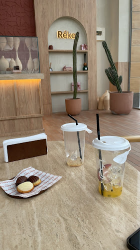 ريكا بيكري - الضيافة